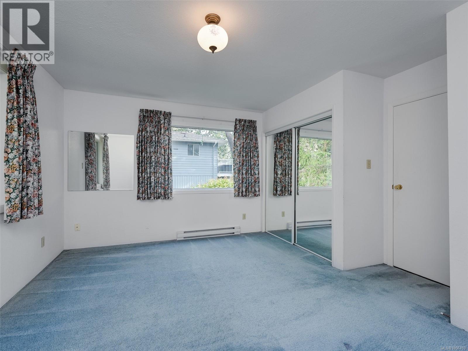 Photo 19 of 3908 Ascot Dr, Saanich BC