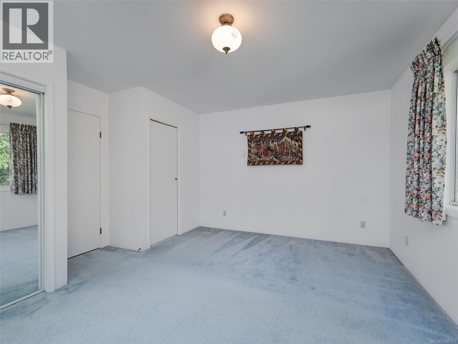 Photo 14 of 3908 Ascot Dr, Saanich BC