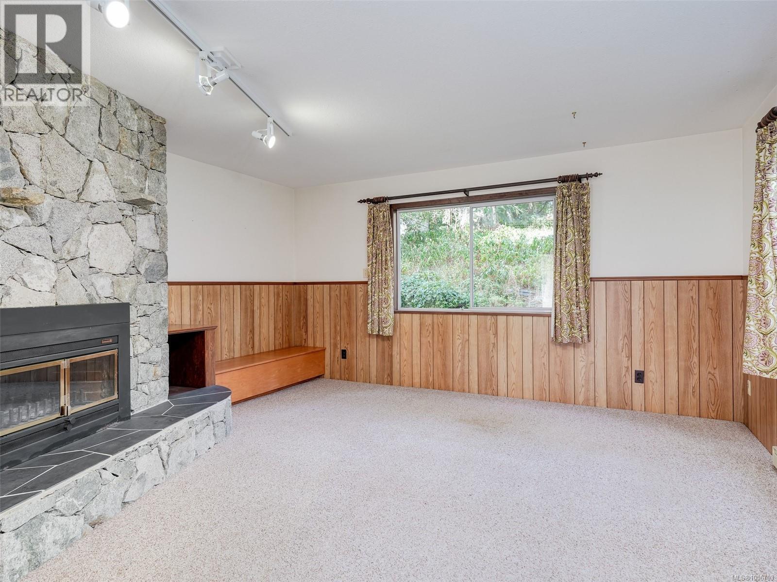 Photo 16 of 3908 Ascot Dr, Saanich BC