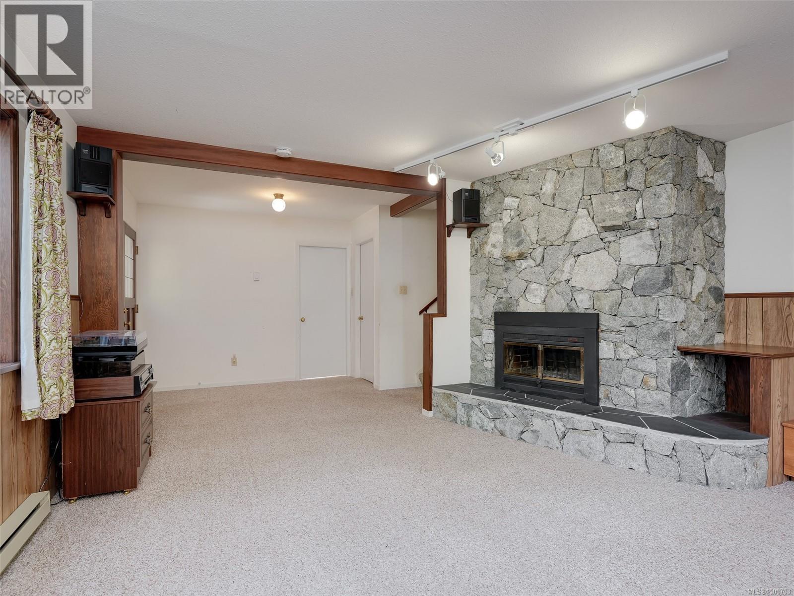 Photo 22 of 3908 Ascot Dr, Saanich BC