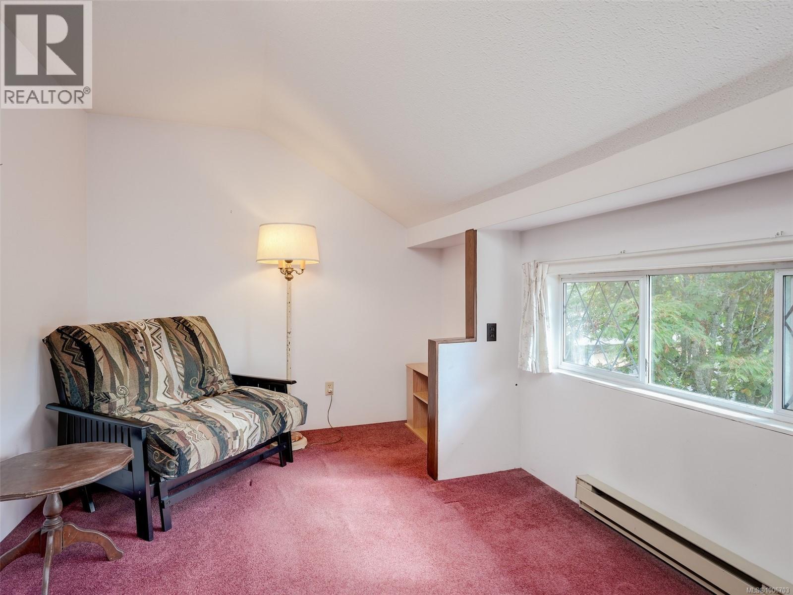 Photo 13 of 3908 Ascot Dr, Saanich BC