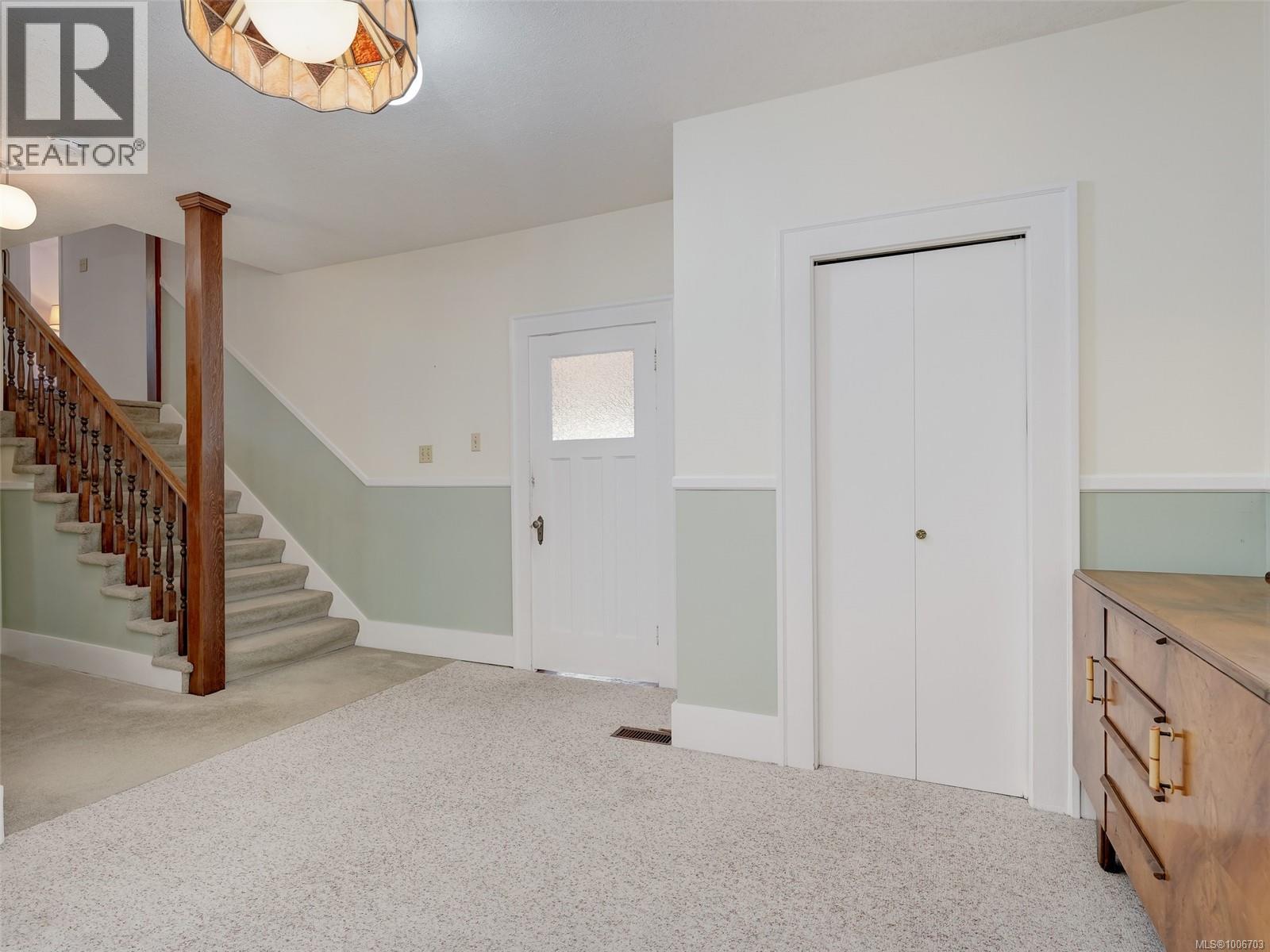 Photo 29 of 3908 Ascot Dr, Saanich BC