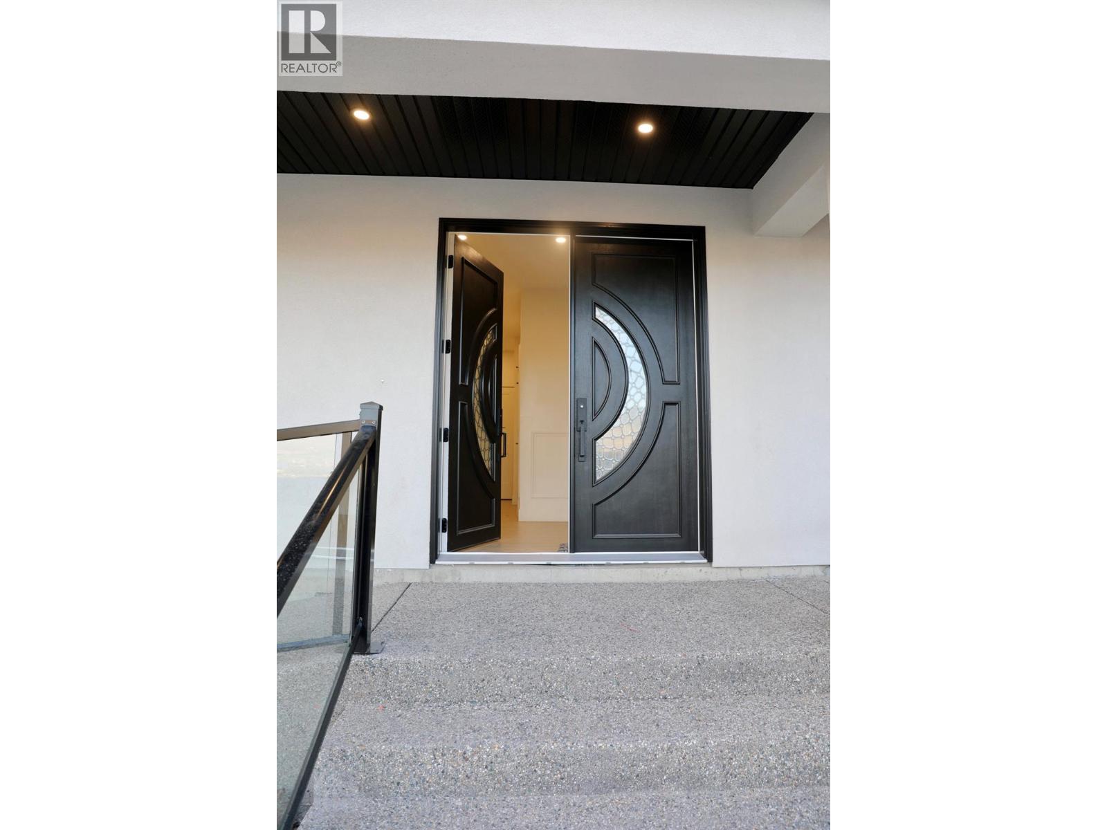  3806 Torrey Pines Drive, Osoyoos