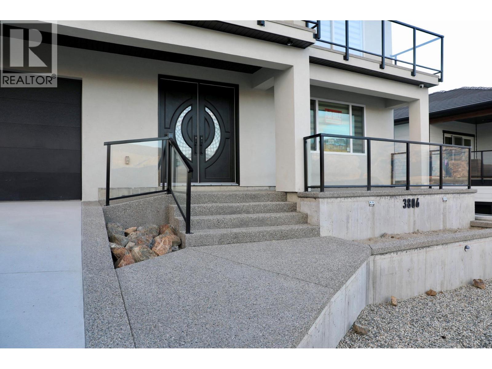  3806 Torrey Pines Drive, Osoyoos