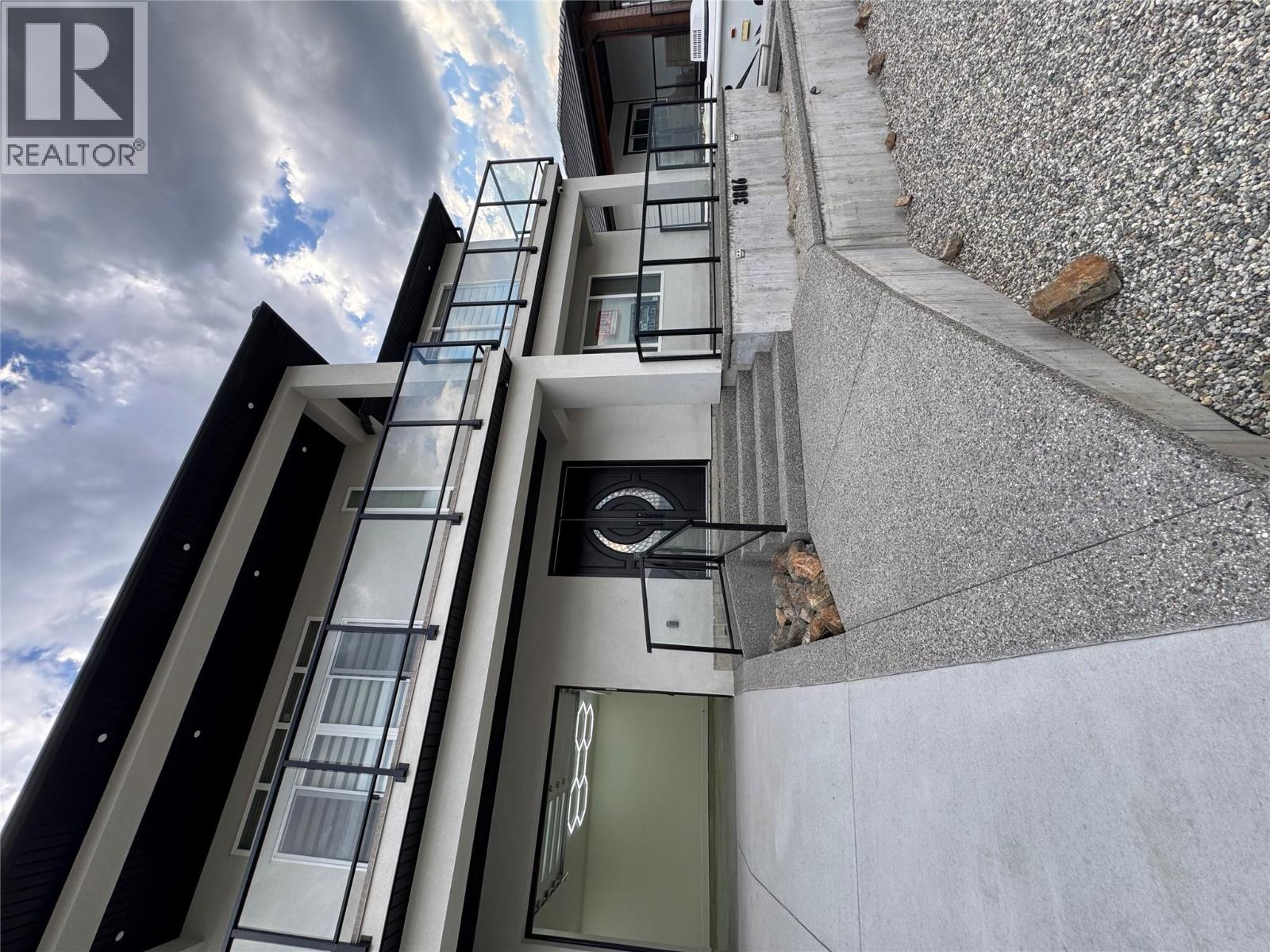  3806 Torrey Pines Drive, Osoyoos