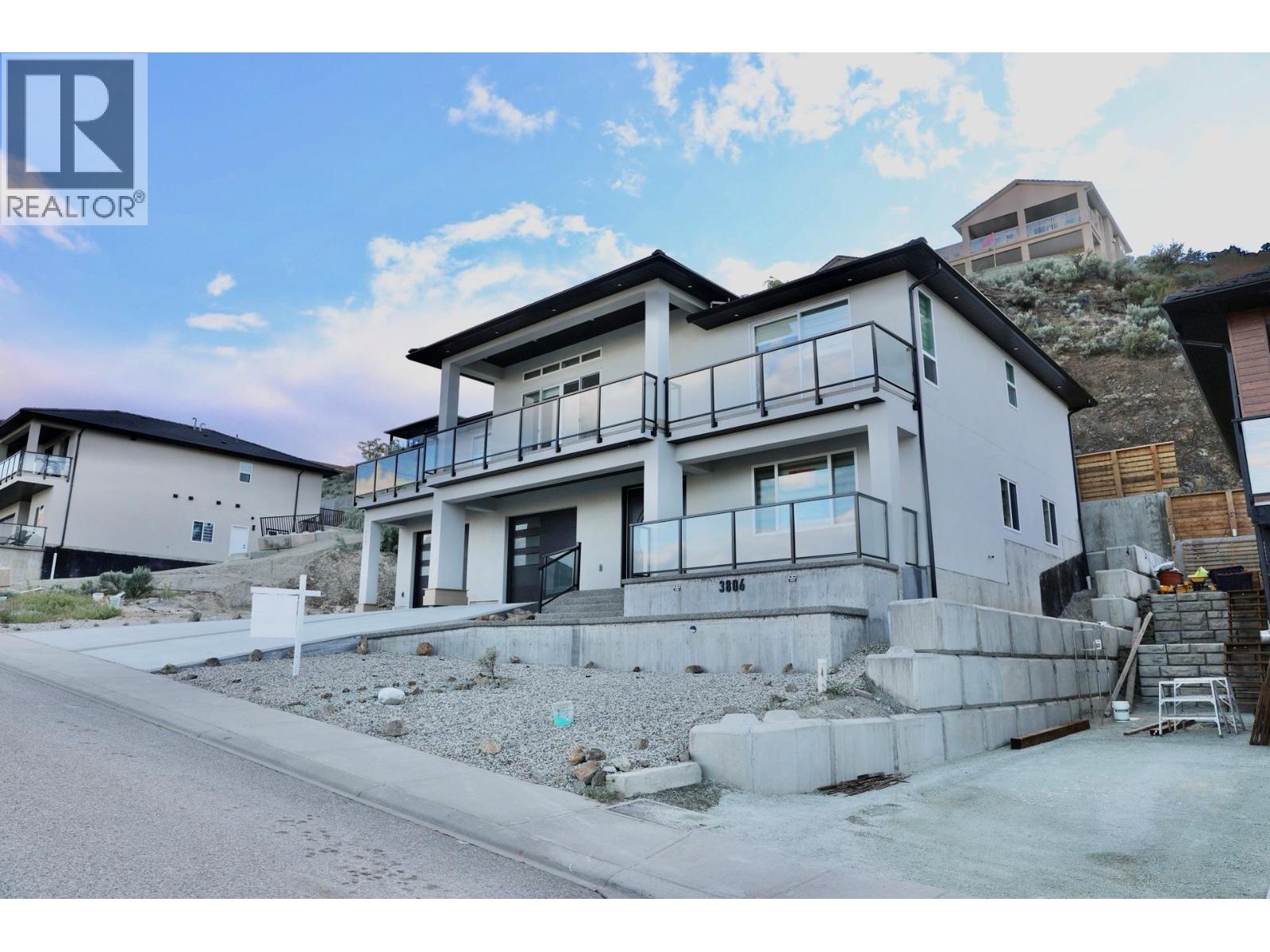  3806 Torrey Pines Drive, Osoyoos