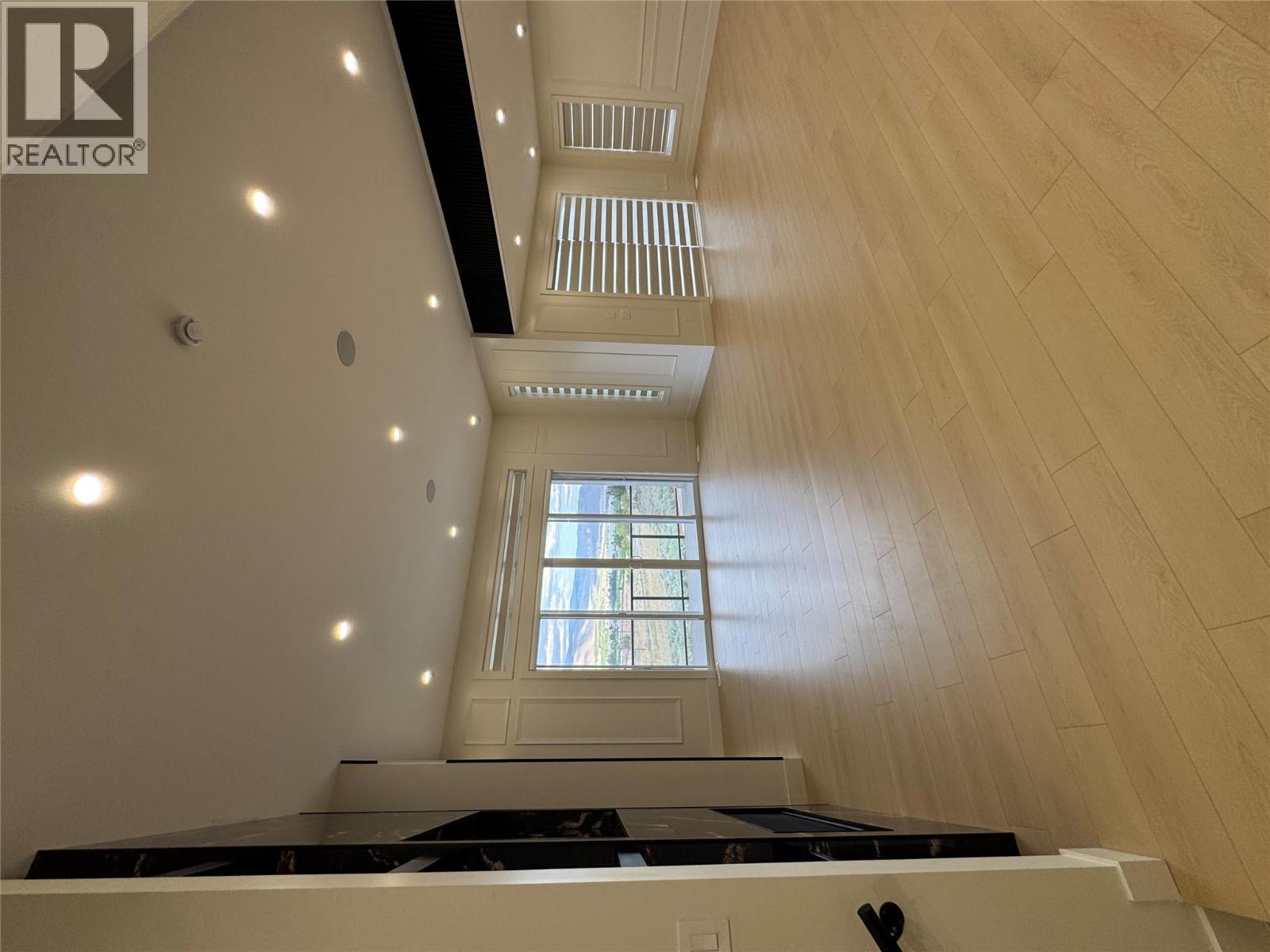  3806 Torrey Pines Drive, Osoyoos