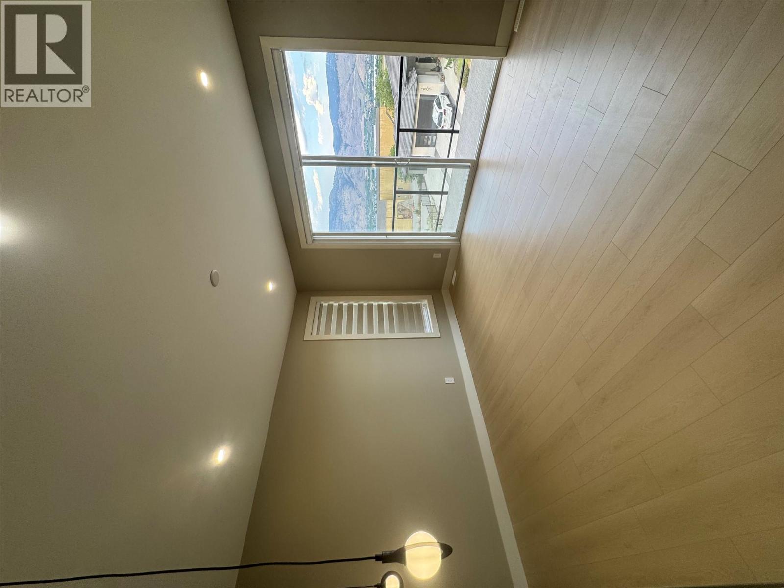  3806 Torrey Pines Drive, Osoyoos