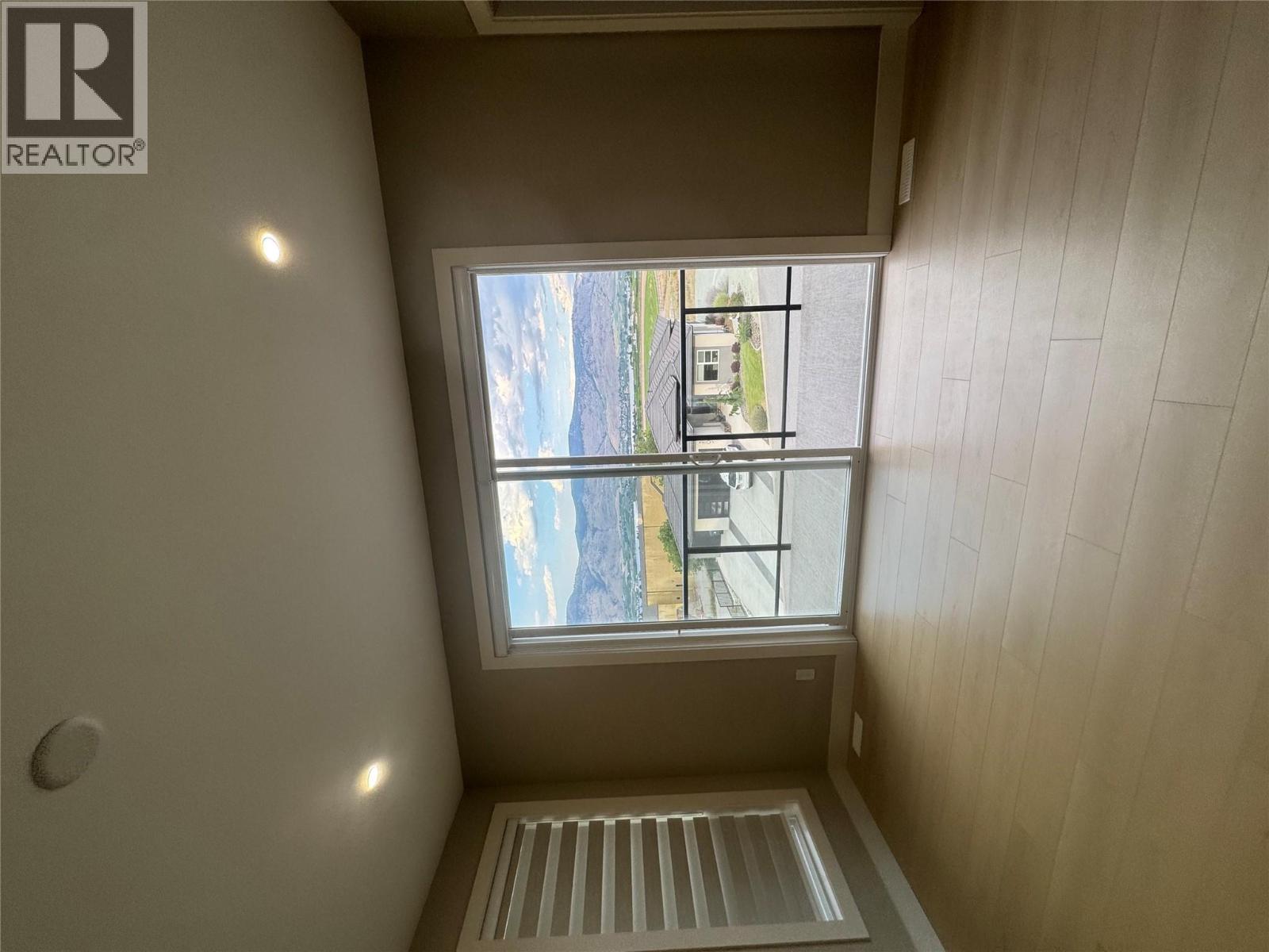  3806 Torrey Pines Drive, Osoyoos