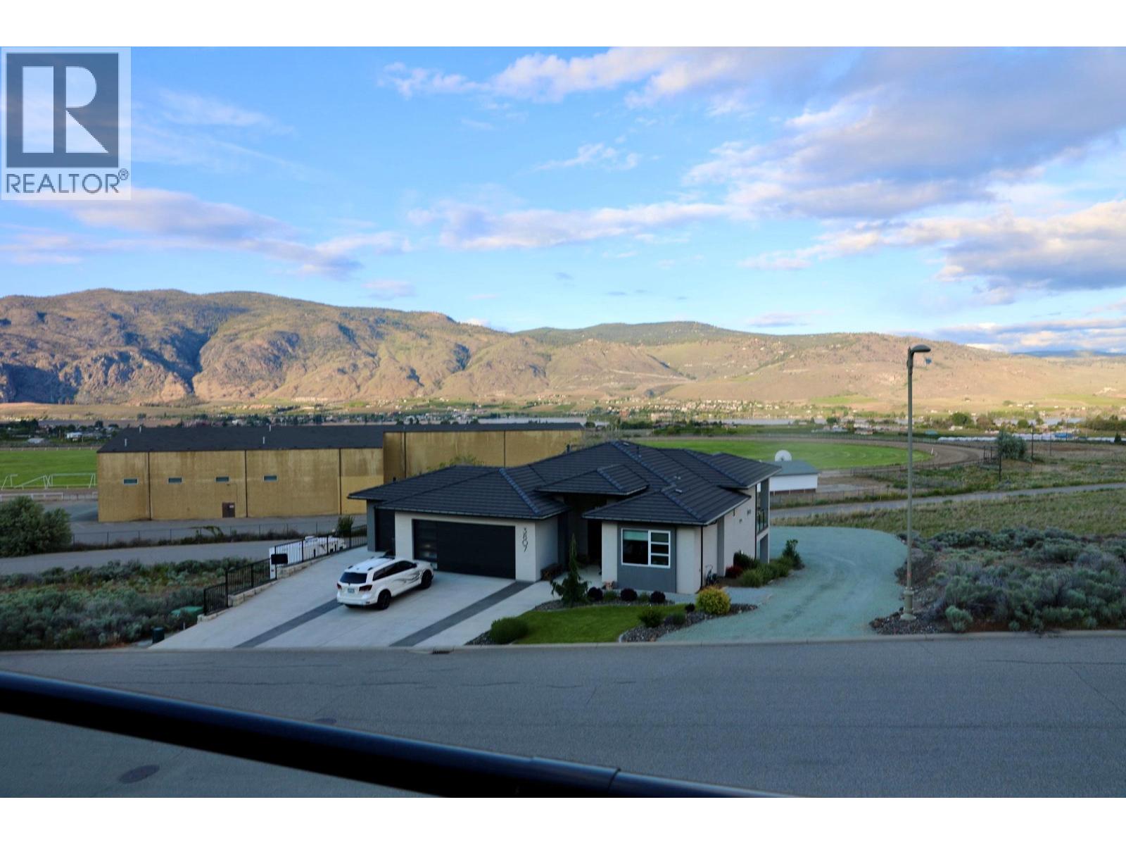  3806 Torrey Pines Drive, Osoyoos