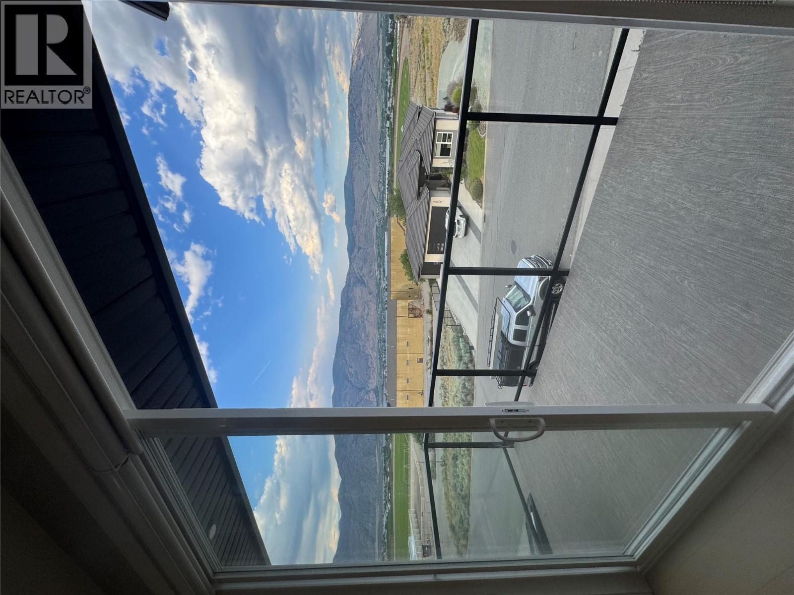  3806 Torrey Pines Drive, Osoyoos