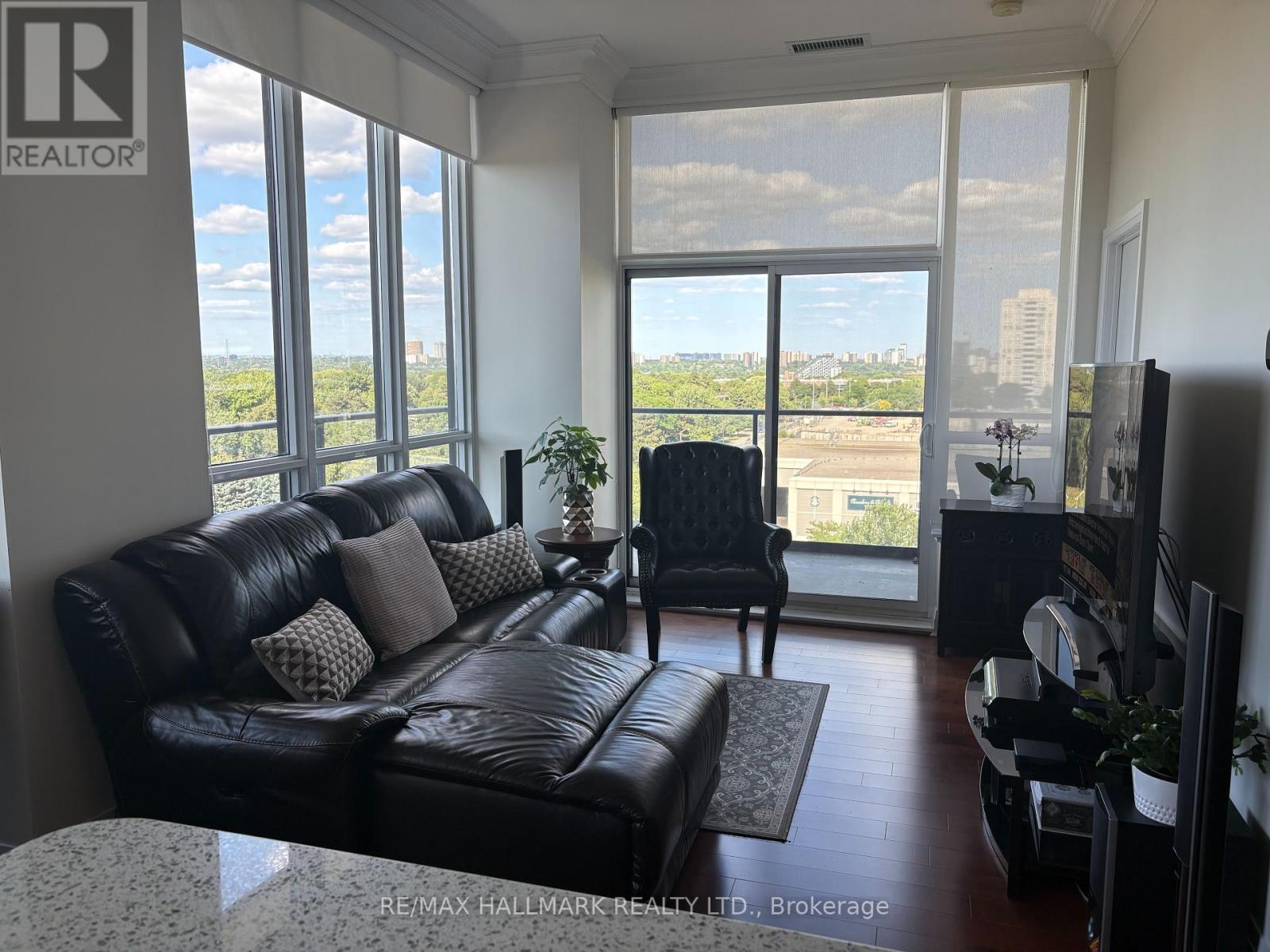 Photo 3 of Ph 704 399 Spring Garden Avenue, Toronto ON