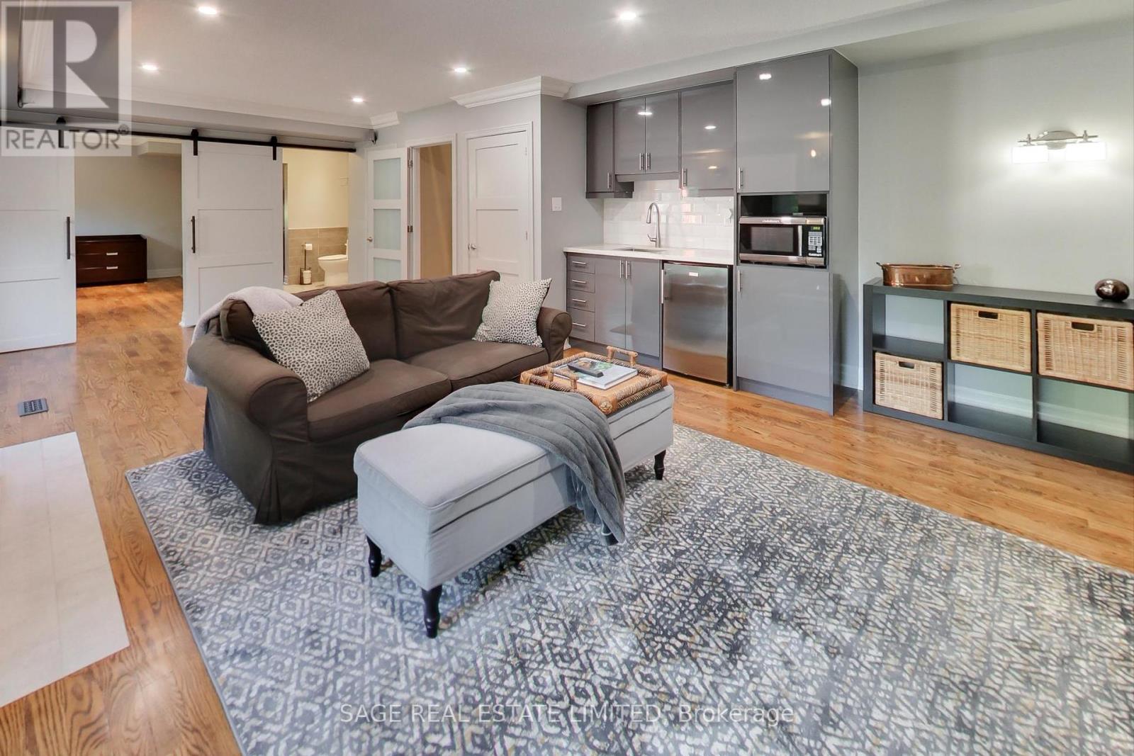 Photo 18 of 108 Madawaska Avenue, Toronto ON