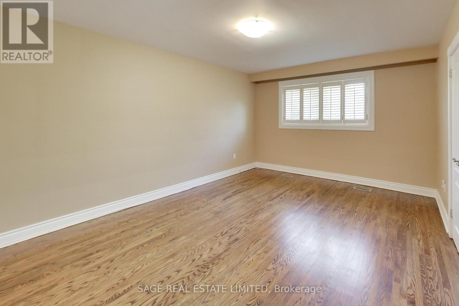 Photo 35 of 108 Madawaska Avenue, Toronto ON