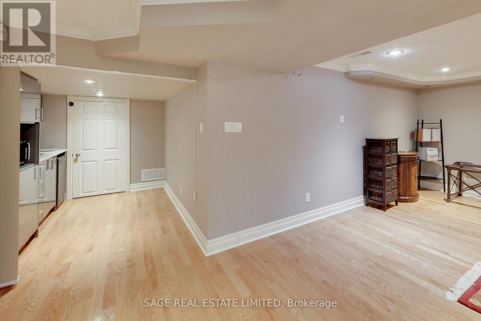 Photo 42 of 108 Madawaska Avenue, Toronto ON