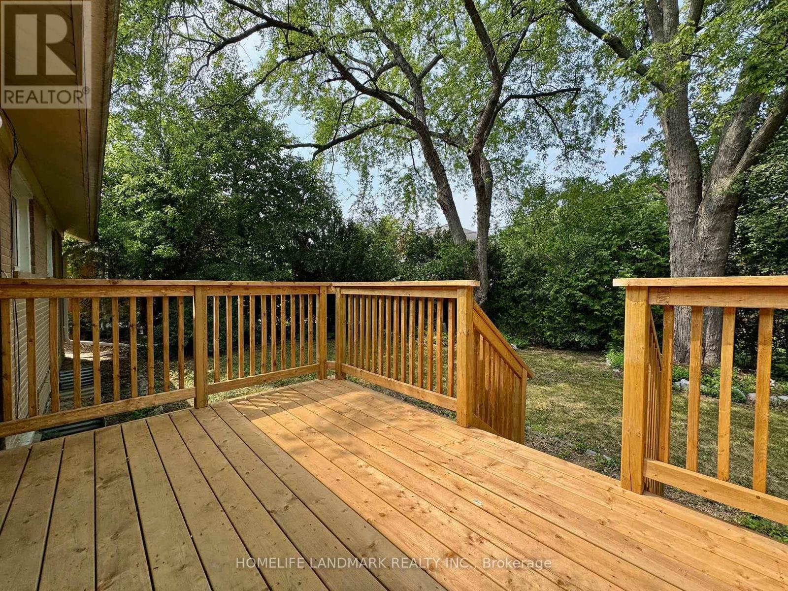 Photo 12 of 30 Chatfield Drive, Toronto ON