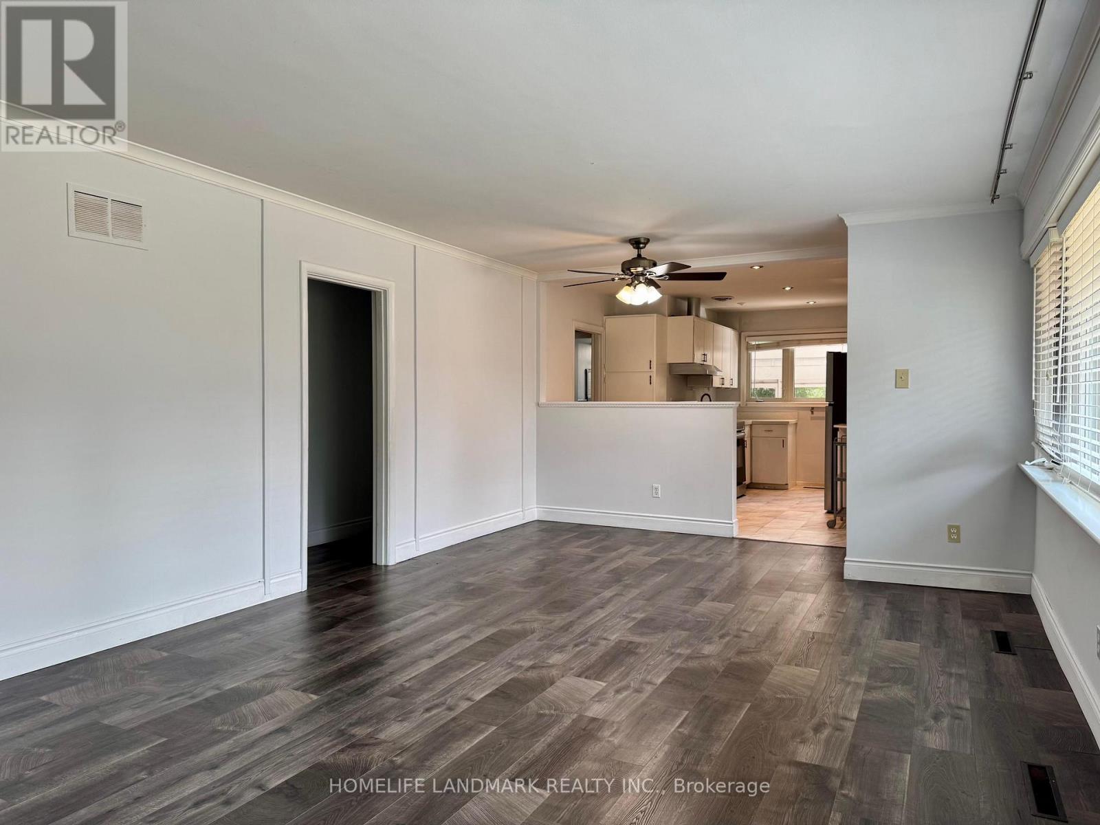 Photo 3 of 30 Chatfield Drive, Toronto ON