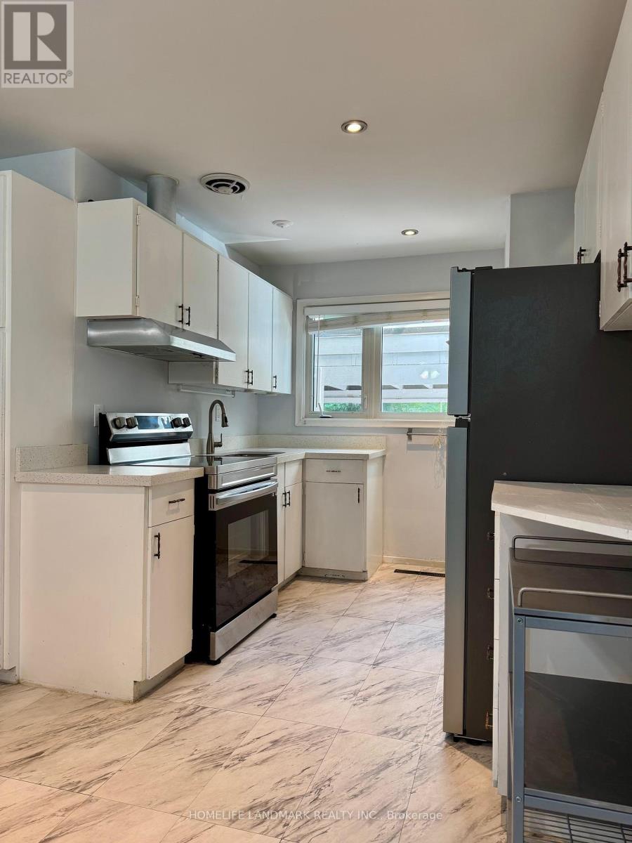 Photo 4 of 30 Chatfield Drive, Toronto ON