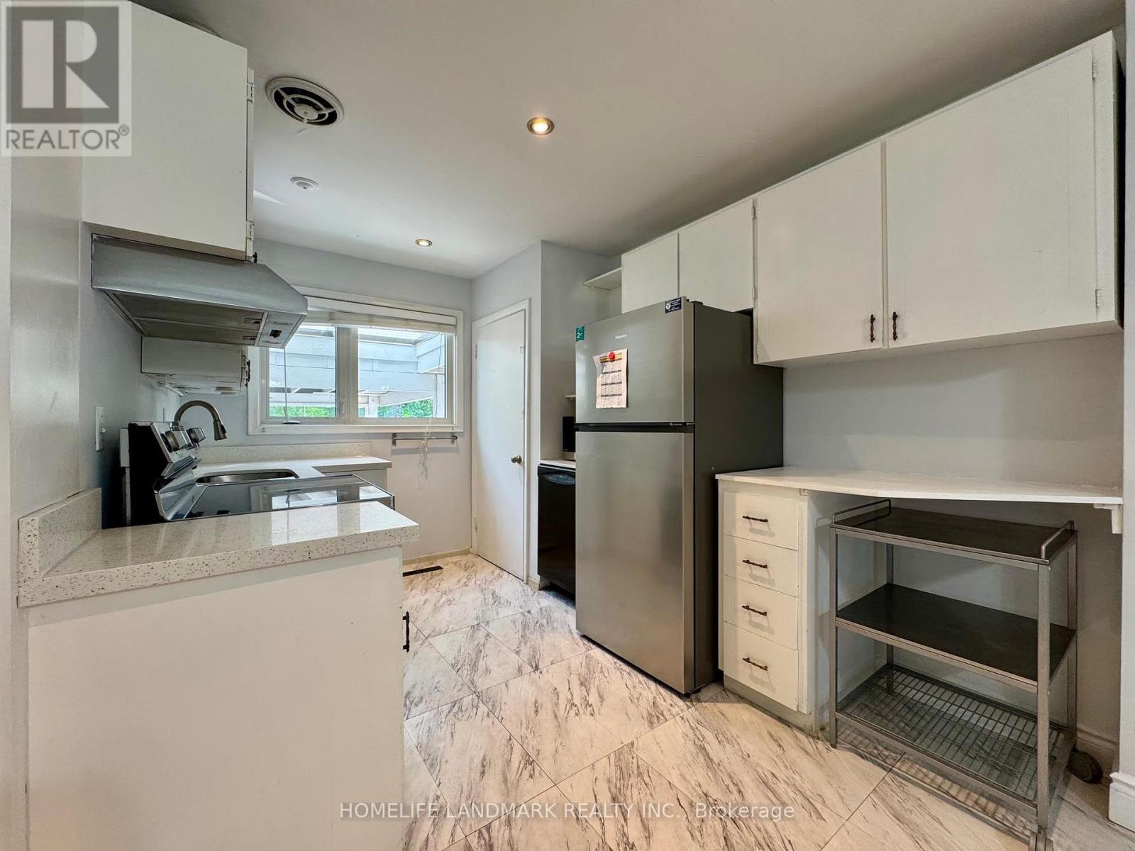 Photo 5 of 30 Chatfield Drive, Toronto ON