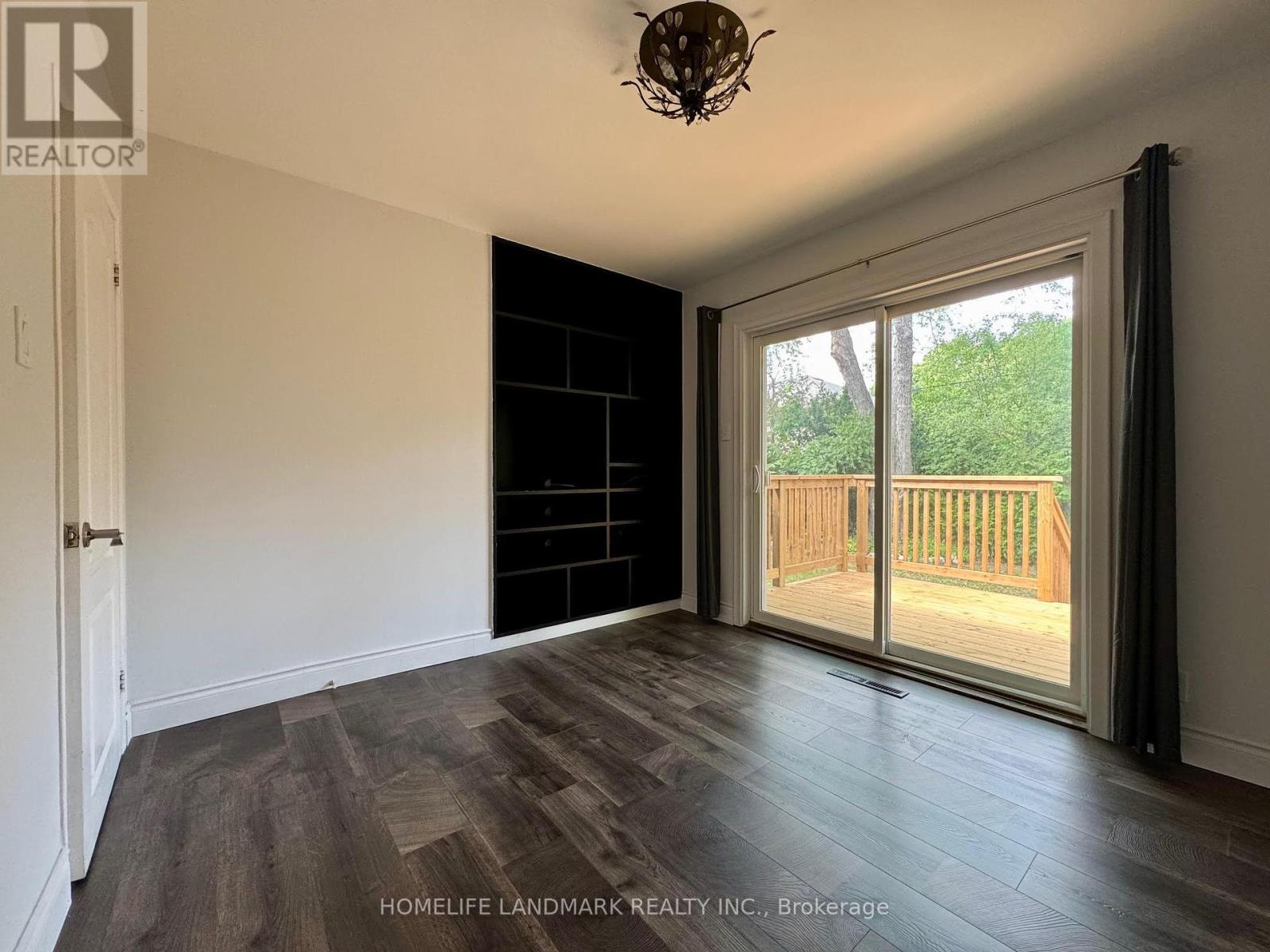 Photo 6 of 30 Chatfield Drive, Toronto ON