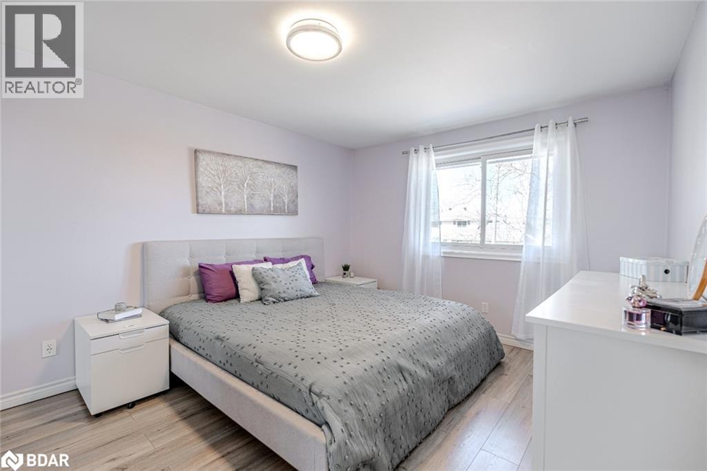 Photo 13 of 25 Marshall Street, Barrie ON
