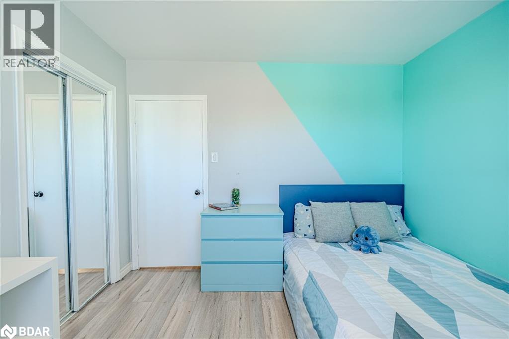 Photo 9 of 25 Marshall Street, Barrie ON