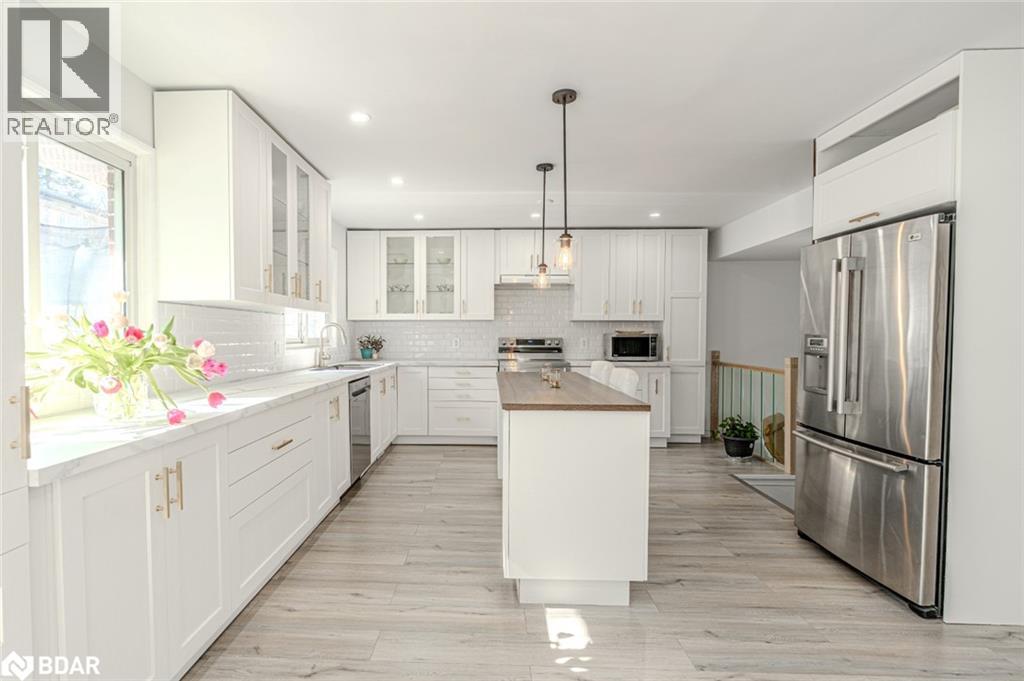 Photo 5 of 25 Marshall Street, Barrie ON