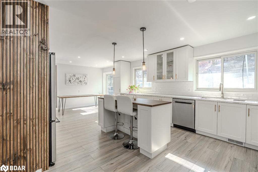 Photo 3 of 25 Marshall Street, Barrie ON
