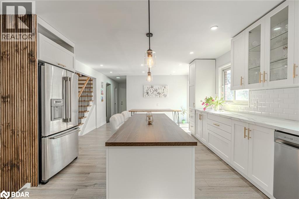 Photo 6 of 25 Marshall Street, Barrie ON