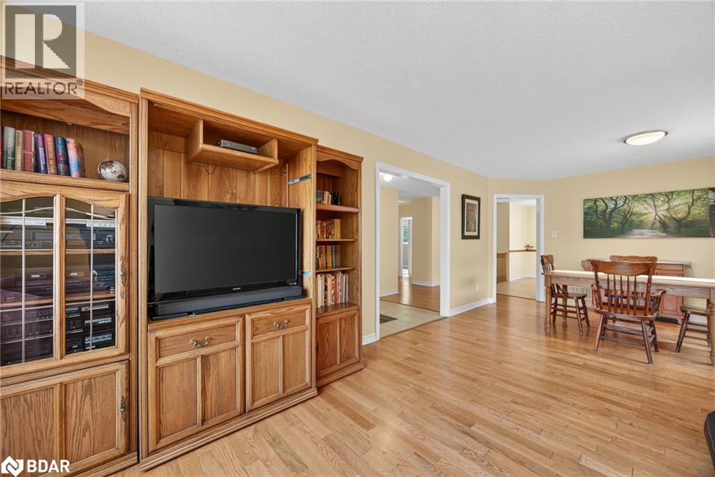 Photo 10 of 99 Sproule Drive, Barrie ON