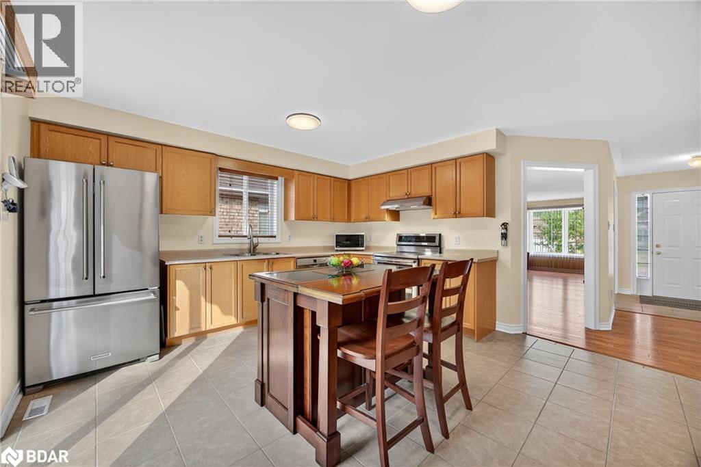 Photo 17 of 99 Sproule Drive, Barrie ON