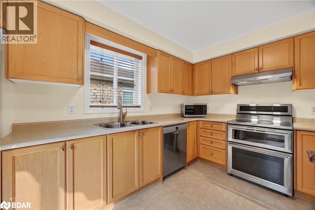 Photo 19 of 99 Sproule Drive, Barrie ON
