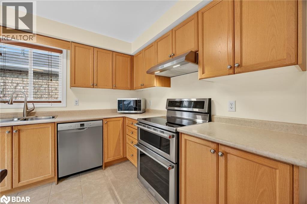 Photo 20 of 99 Sproule Drive, Barrie ON