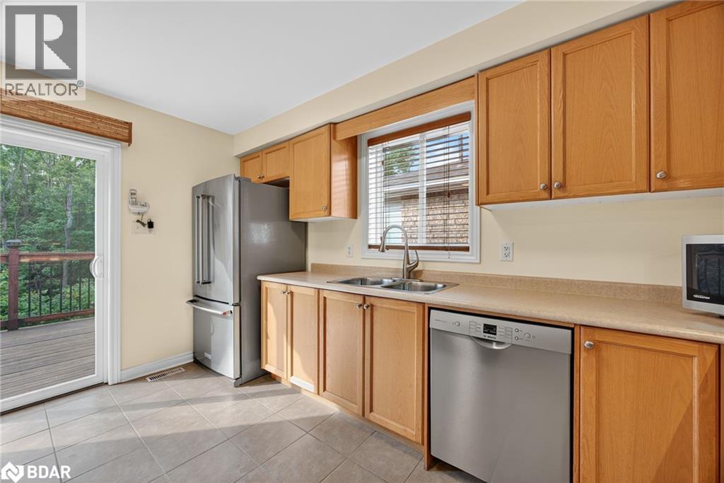 Photo 21 of 99 Sproule Drive, Barrie ON
