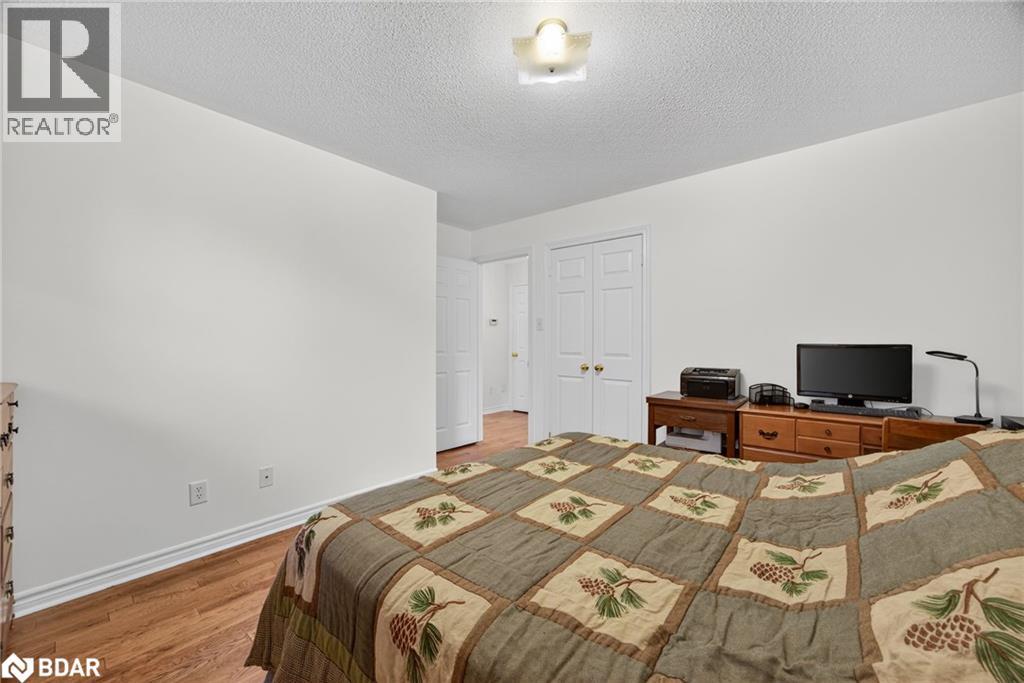 Photo 25 of 99 Sproule Drive, Barrie ON