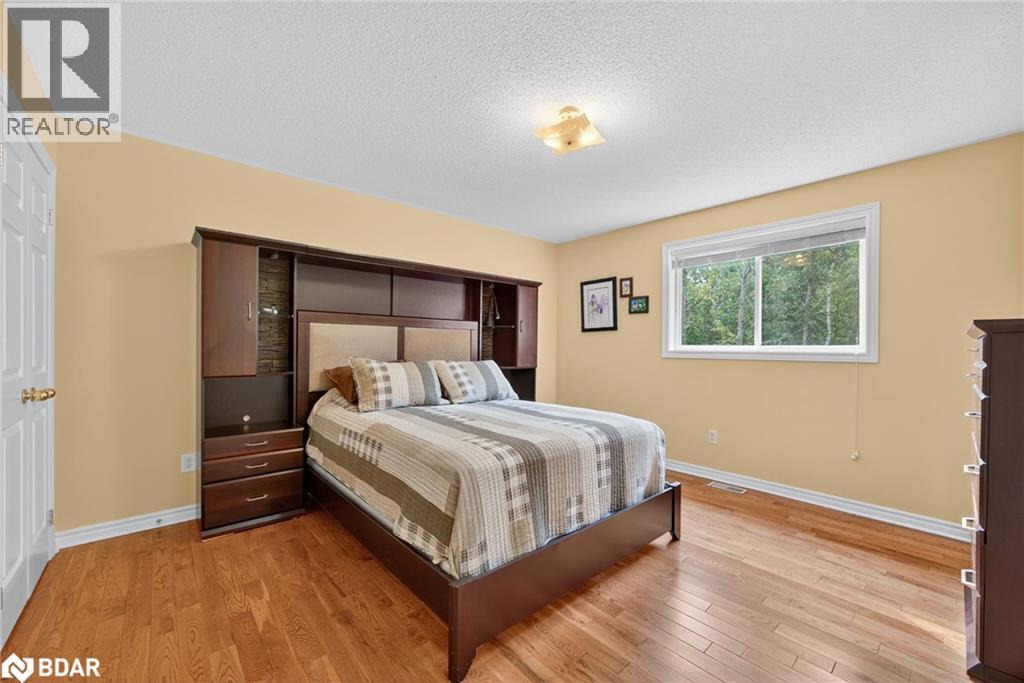 Photo 26 of 99 Sproule Drive, Barrie ON