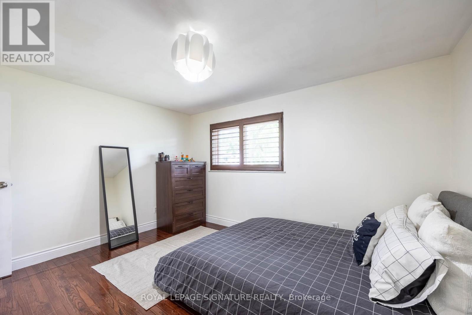 Photo 27 of 105 Catalina Drive, Toronto ON