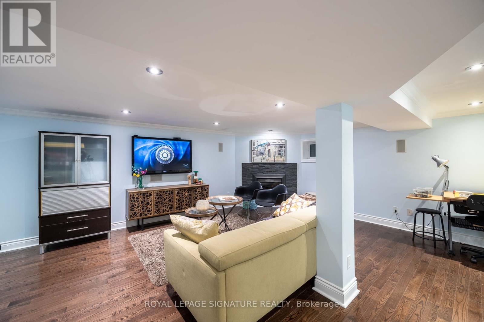 Photo 31 of 105 Catalina Drive, Toronto ON