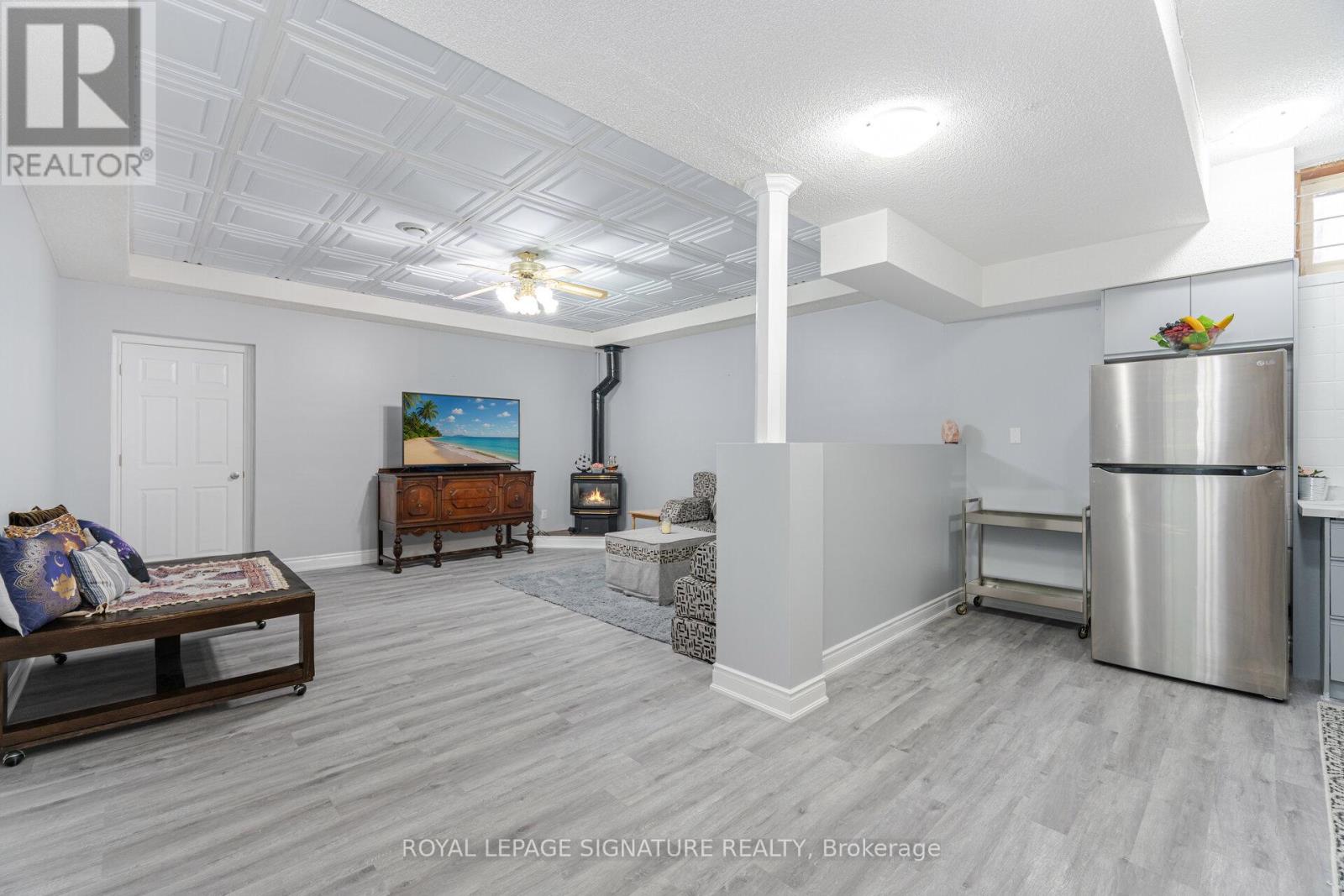 Photo 15 of 574 Antigua Crescent, Oshawa ON