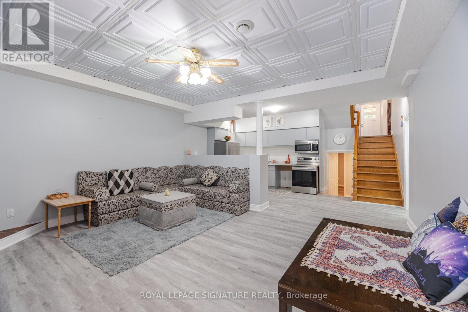 Photo 38 of 574 Antigua Crescent, Oshawa ON