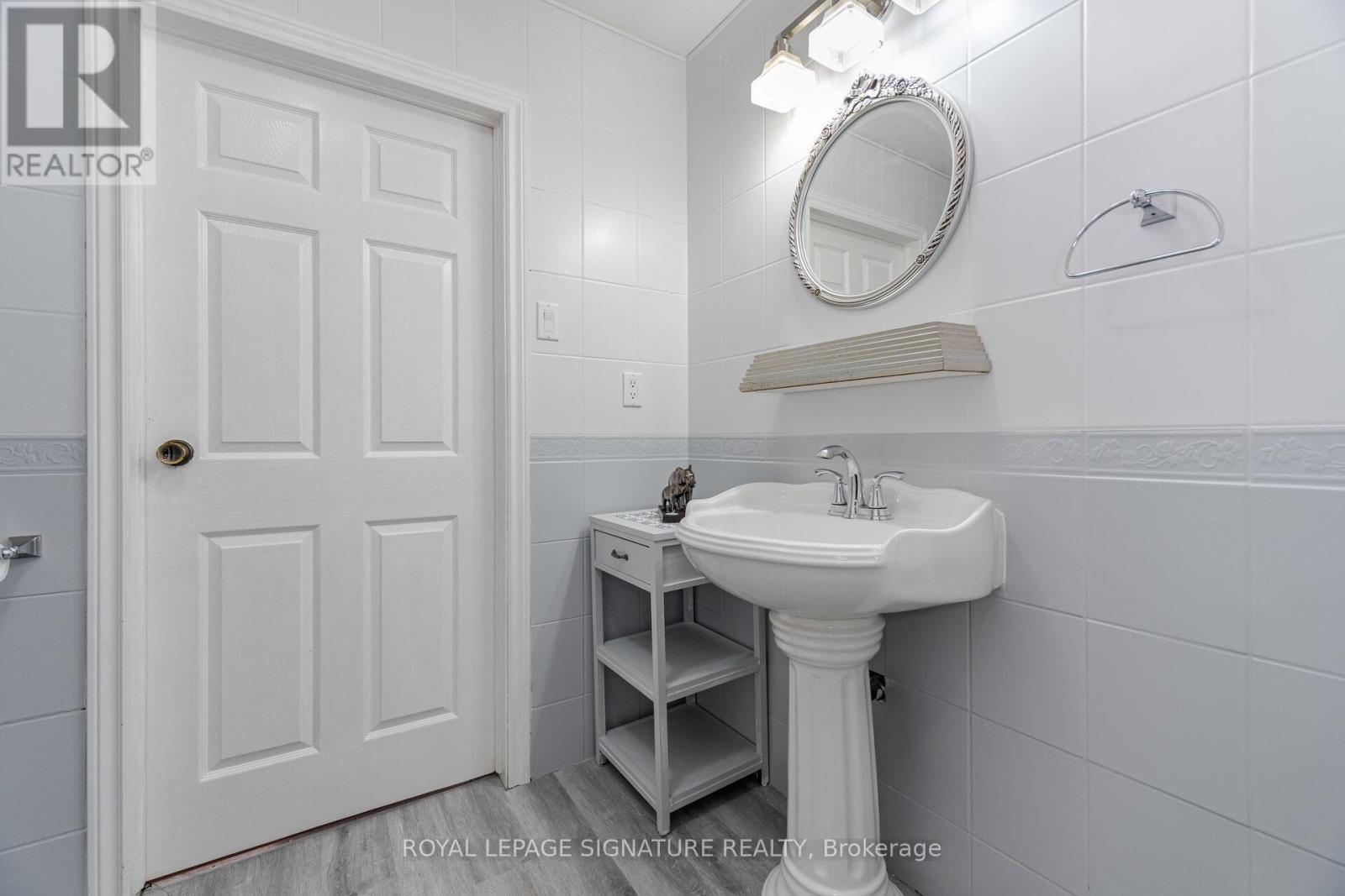 Photo 11 of 574 Antigua Crescent, Oshawa ON