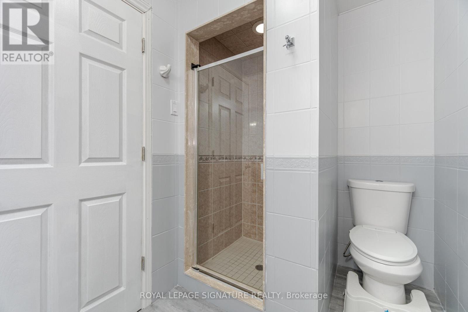 Photo 10 of 574 Antigua Crescent, Oshawa ON
