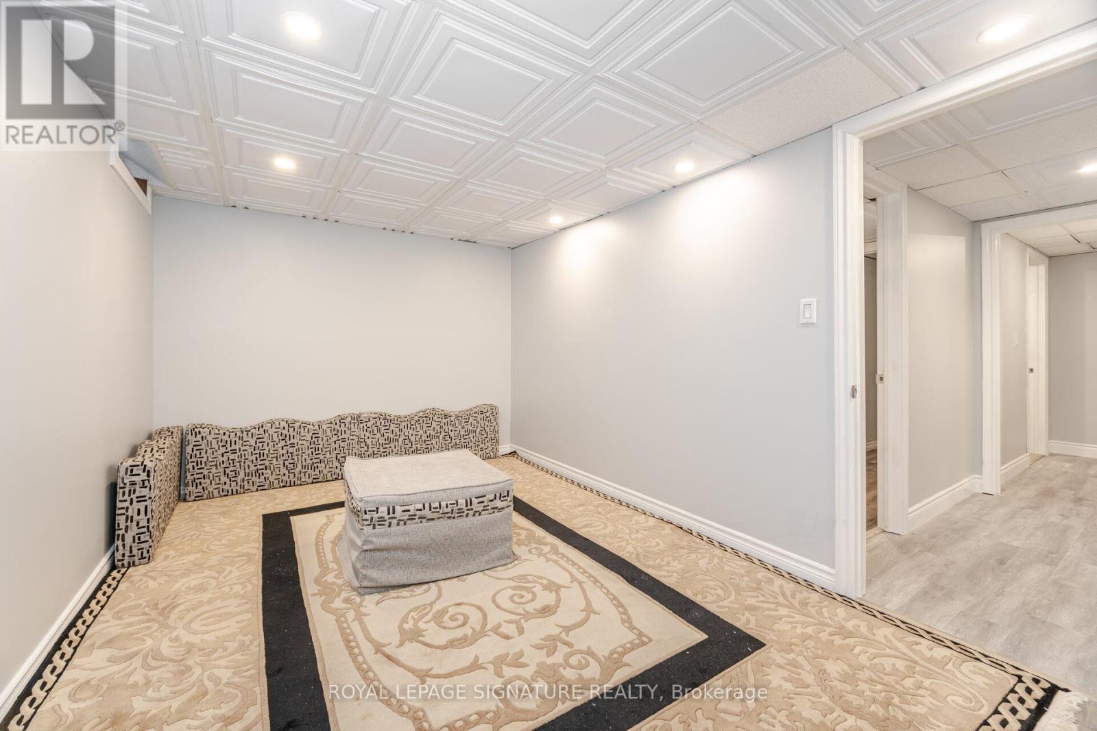 Photo 37 of 574 Antigua Crescent, Oshawa ON
