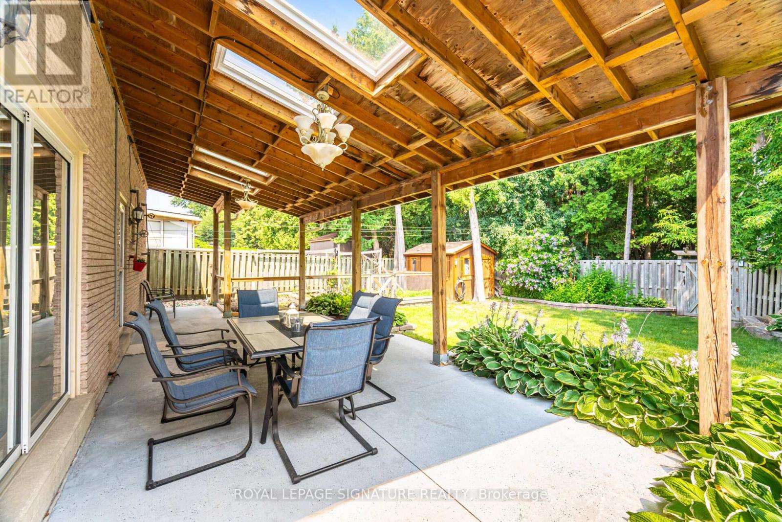 Photo 14 of 574 Antigua Crescent, Oshawa ON