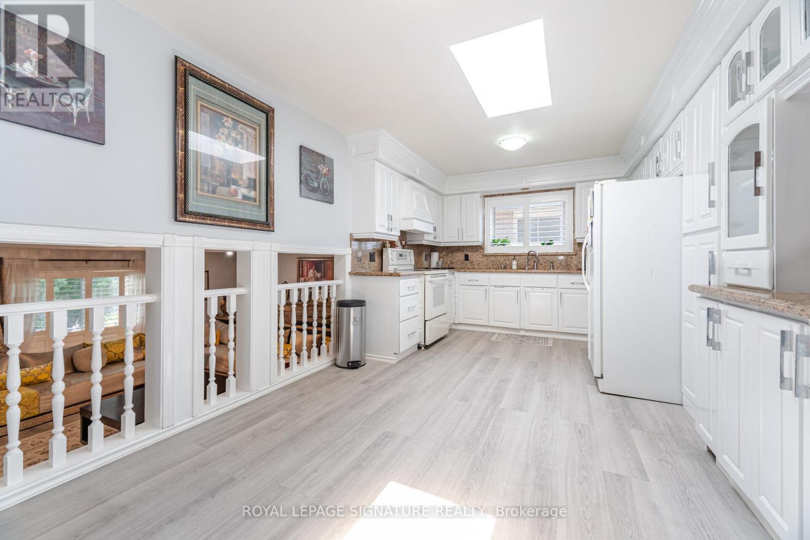 Photo 43 of 574 Antigua Crescent, Oshawa ON