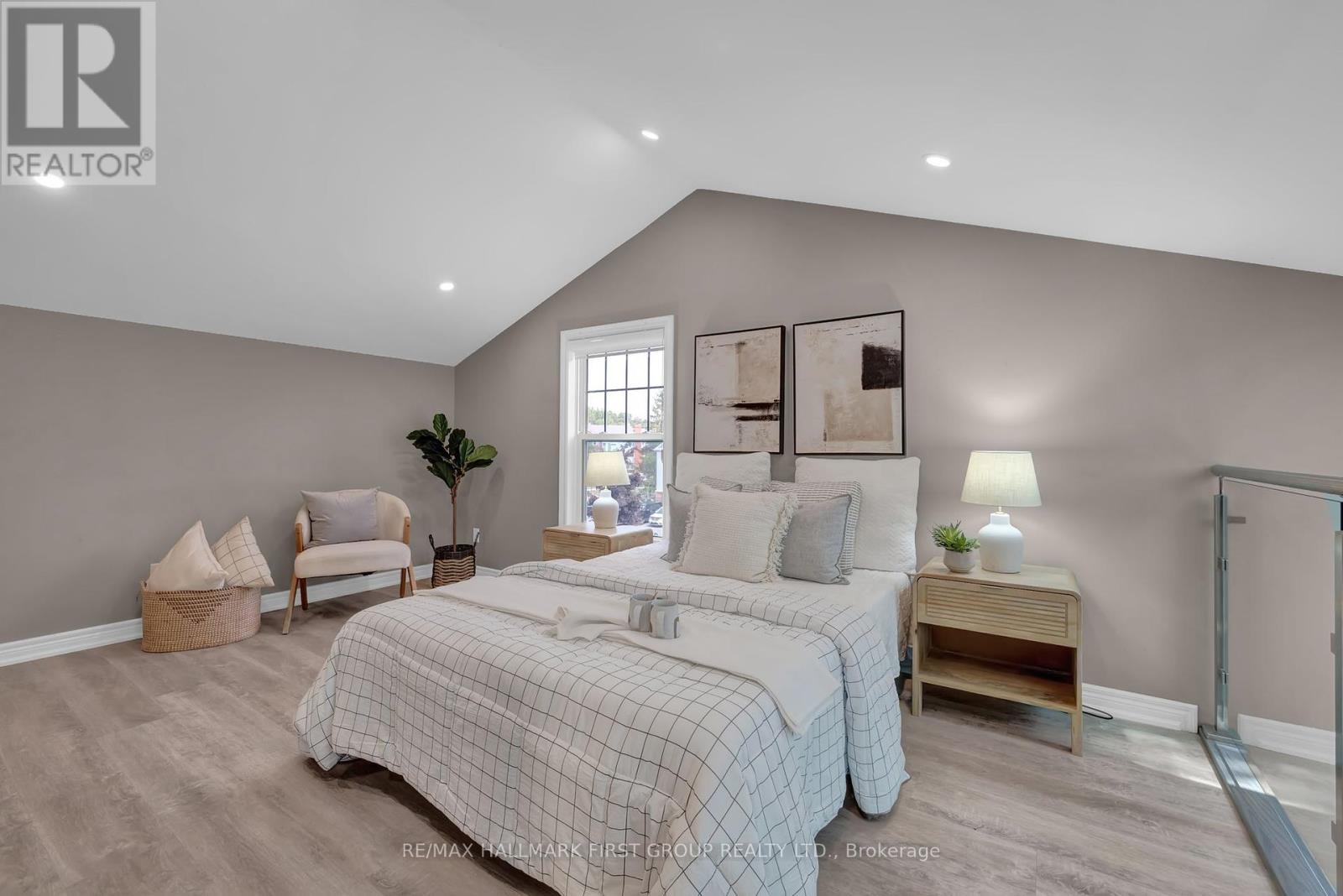 Photo 18 of J 2 1657 Nash Road, Clarington ON