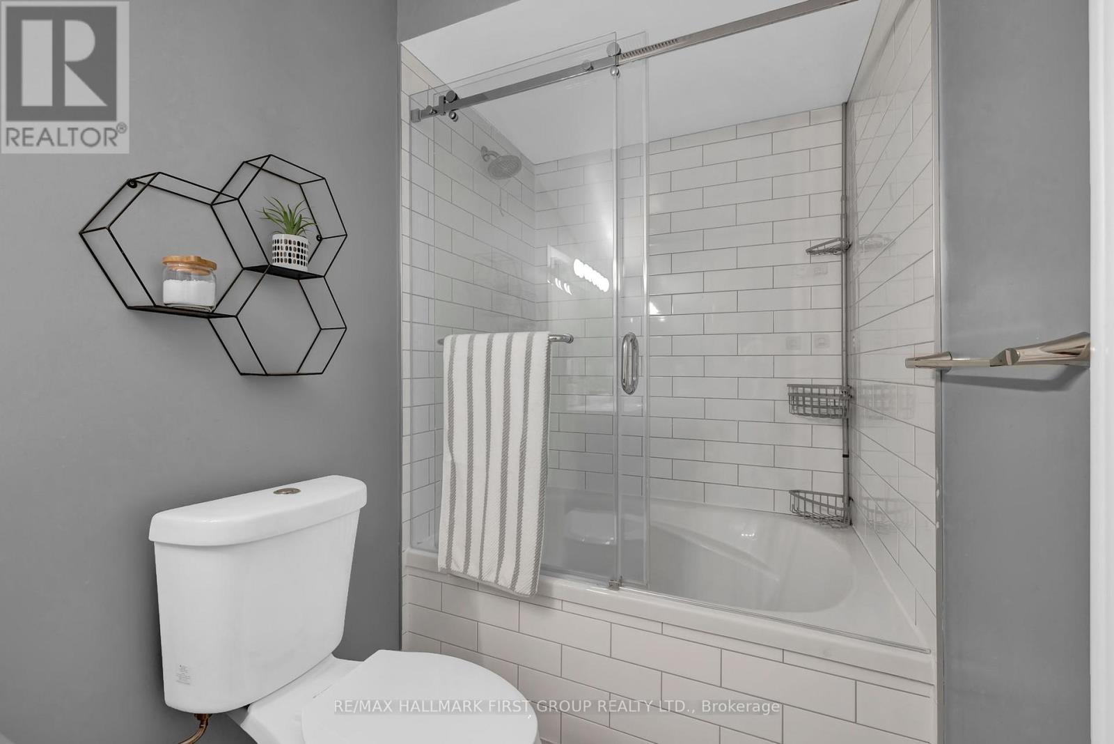 Photo 23 of J 2 1657 Nash Road, Clarington ON