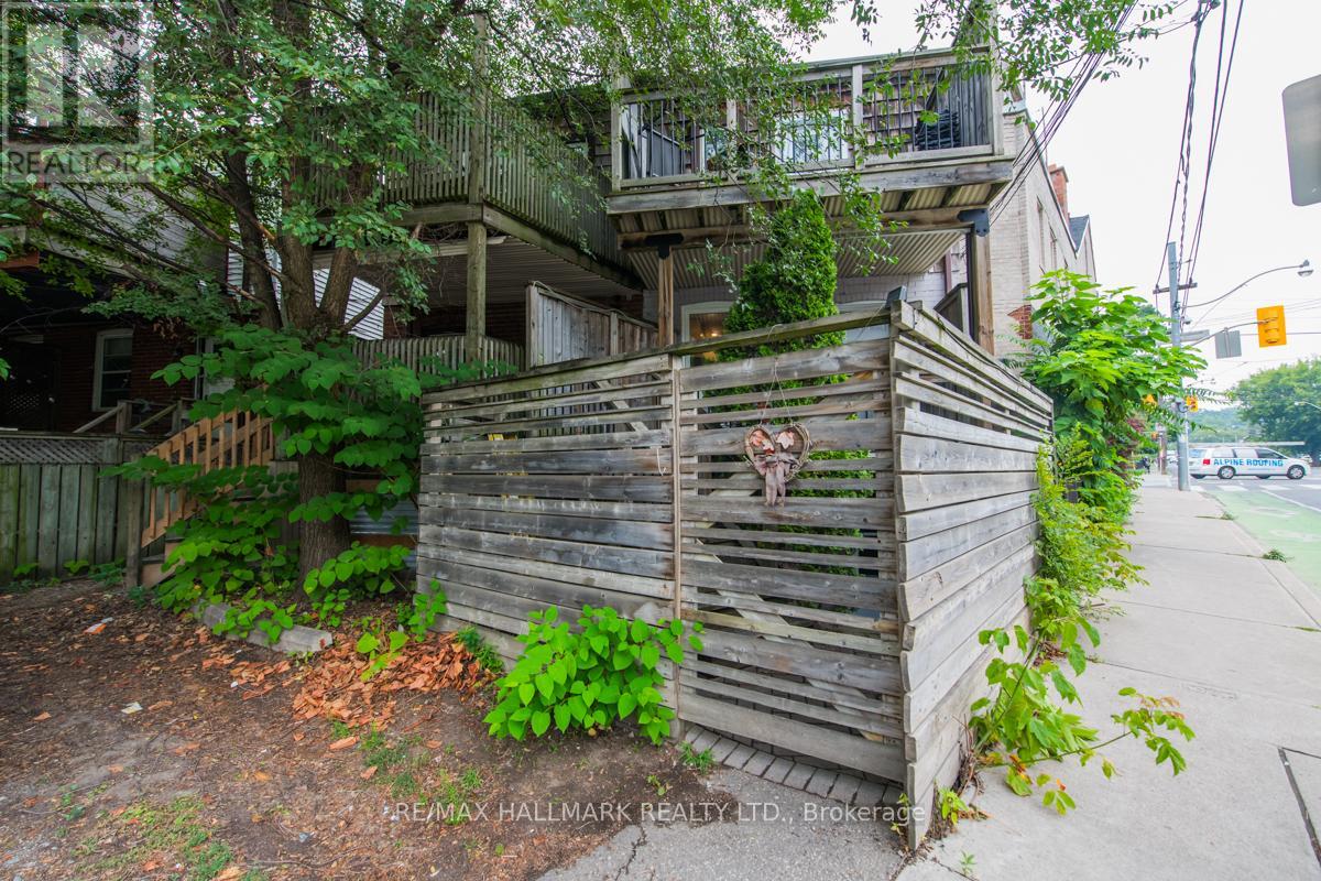 Photo 16 of Main 233 Kingston Road, Toronto ON