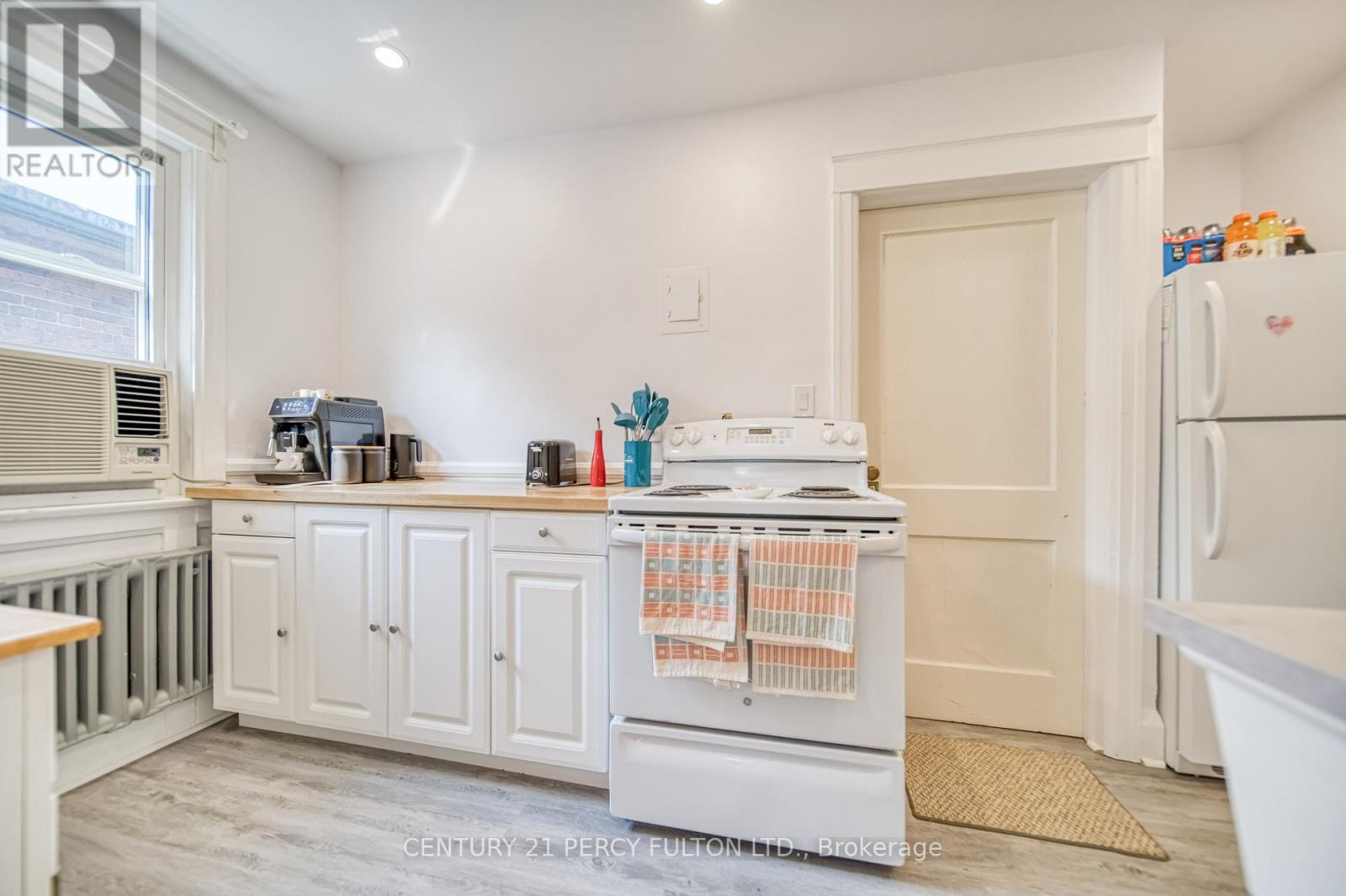 Photo 24 of 48 50 Scarboro Beach Boulevard, Toronto ON