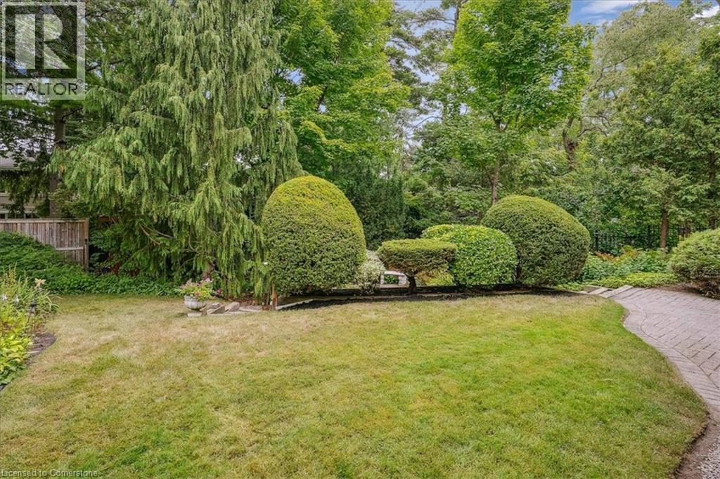 Photo 18 of 247 Beechfield Road, Oakville ON